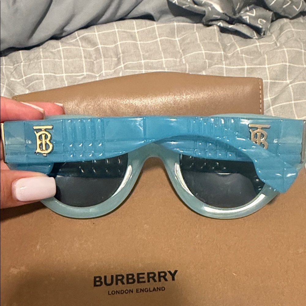Burberry Light Blue Women's Sunglasses - Picture 2 of 2